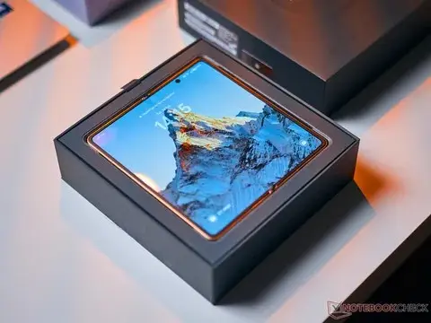 هونر ماجيك في 6: تجربة عملية للهاتف القابل للطي الجديد الذي يتفوق على سامسونج جالاكسي زي فولد 7 #MWC 2026 - التقنية بلا حدود