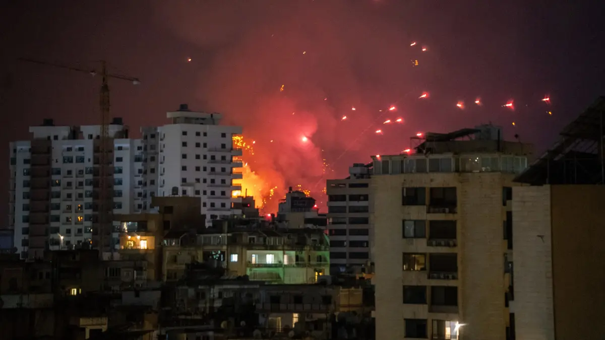 أول تعليق للحكومة اللبنانية و"حزب الله" بشأن إطلاق صواريخ على إسرائيل