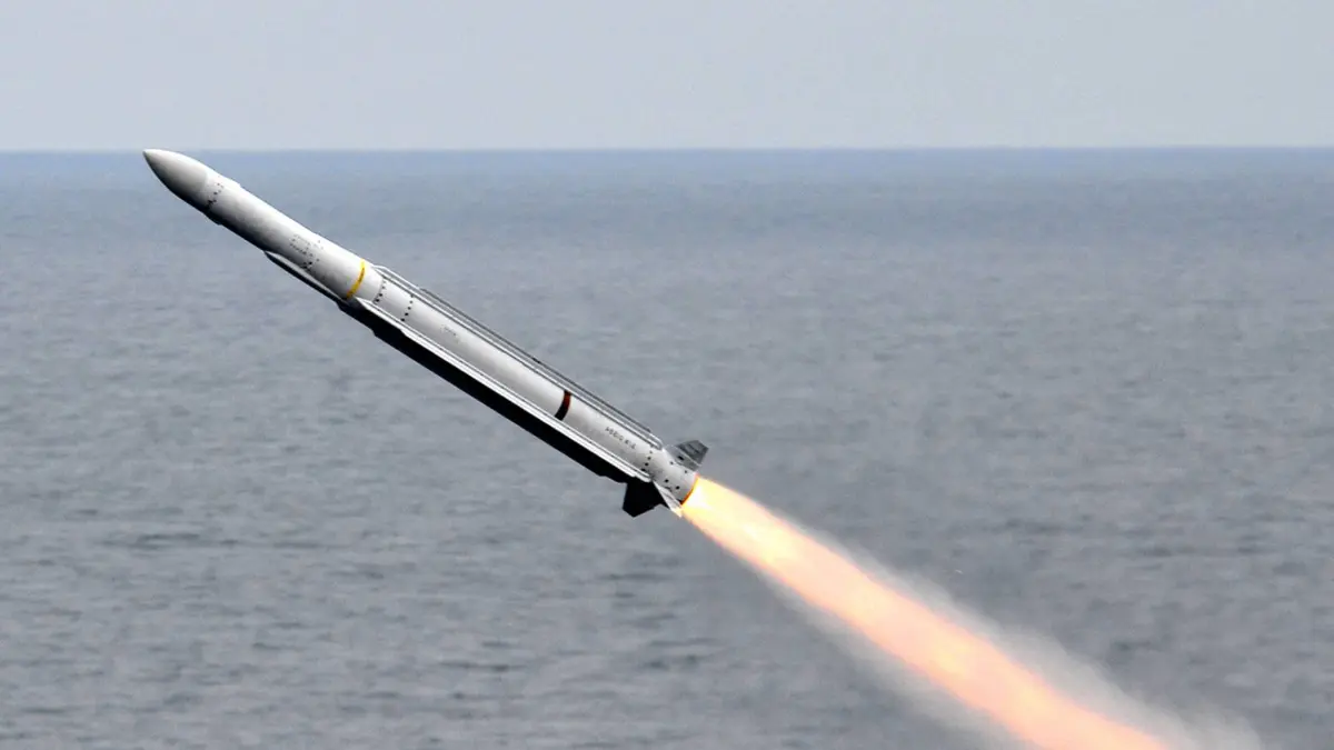 الدفاع القطرية: تم رصد إطلاق 3صواريخ كروز و101صاروخ باليستي باتجاه مجالنا الجوي منذ بدء العدوان الإيراني