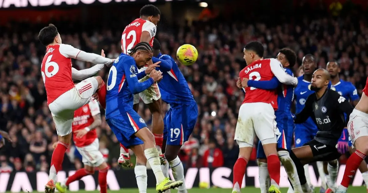 مدرب برايتون يضغط لاتخاذ "قرار حاسم" ضد ركنيات أرسنال