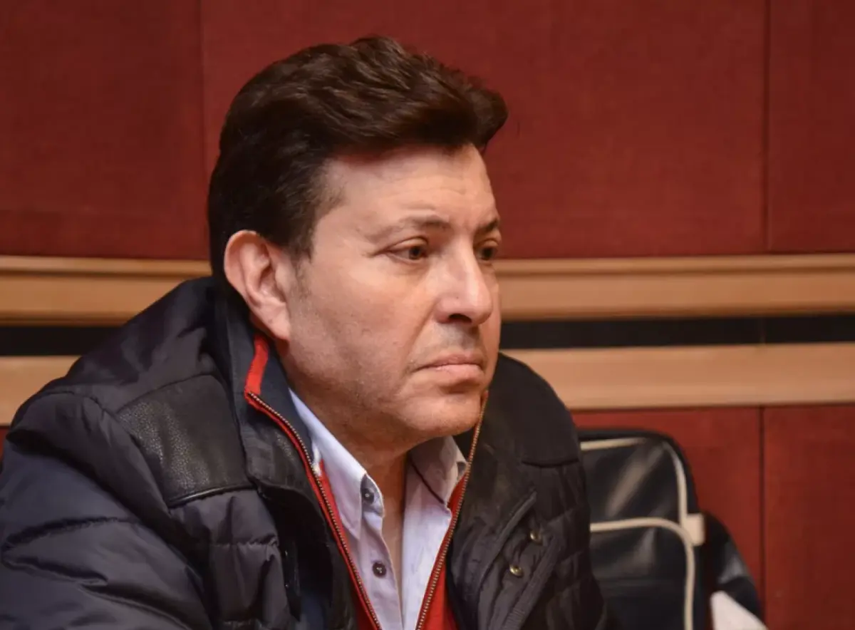 مدحت صالح يطالب جمهوره بالدعاء لـ هاني شاكر بعد أزمته الصحية