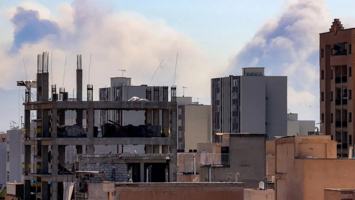 صور: إسرائيل تشن ضربات متزامنة على طهران وبيروت