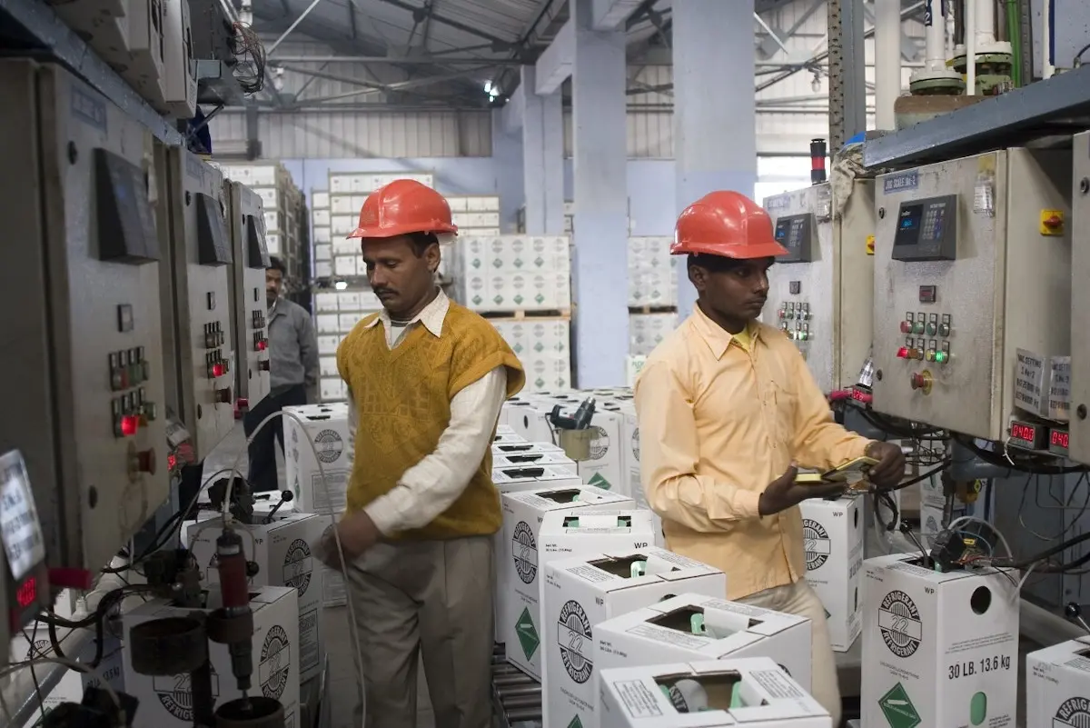 "رويترز": الهند تخفض إمدادات الغاز للمصانع بعد تعليق قطر للإنتاج - Economy Plus