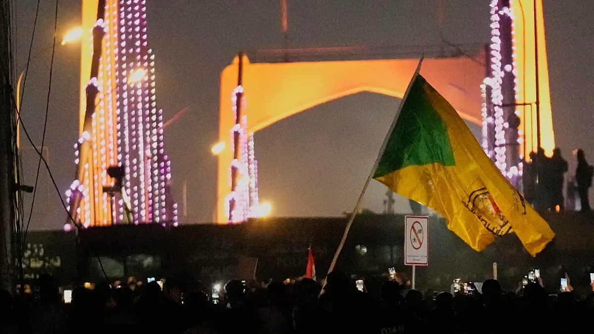 فيديو. الشرطة العراقية تطلق الغاز المسيل للدموع على احتجاج مؤيد لإيران قرب السفارة الأمريكية ببغداد