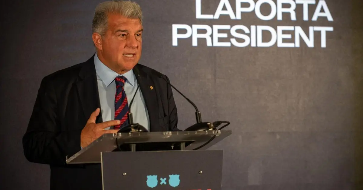 لابورتا يُسيطر وتحالف المنافسين قد يغير المعادلة في برشلونة