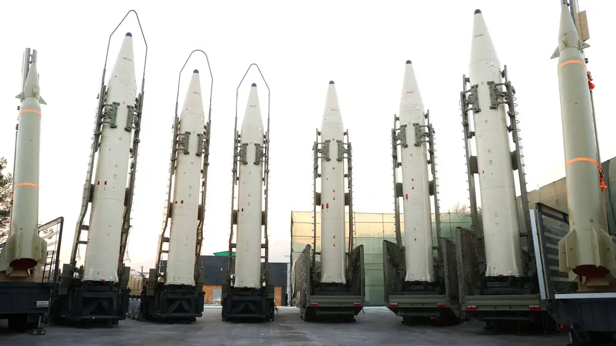 الجيش الإيراني يعلن استهداف قاعدة "العديد" وسفن معادية وإسقاط 7 مسيرات للاحتلال