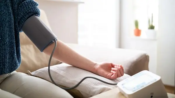 زهرة الخليج - 10 أساليب للحفاظ على ضغط الدم أثناء ساعات الصيام