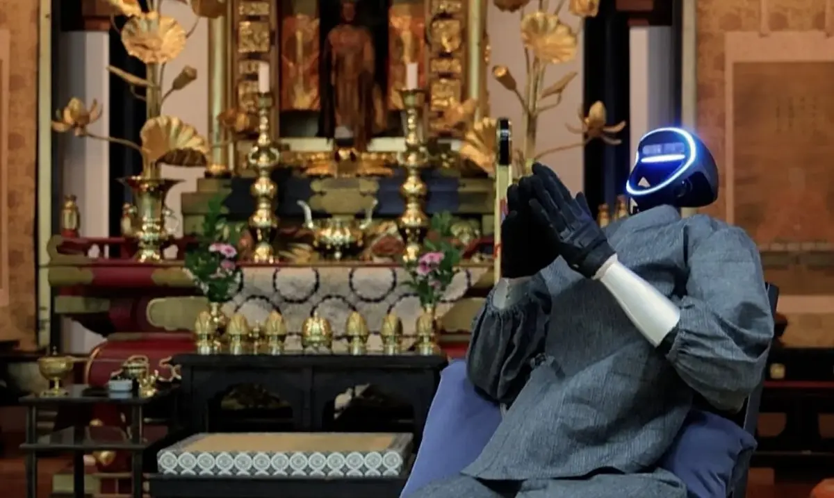 هاشتاق عربي - في اليابان.. روبوت راهب لتقديم الارشاد الروحي