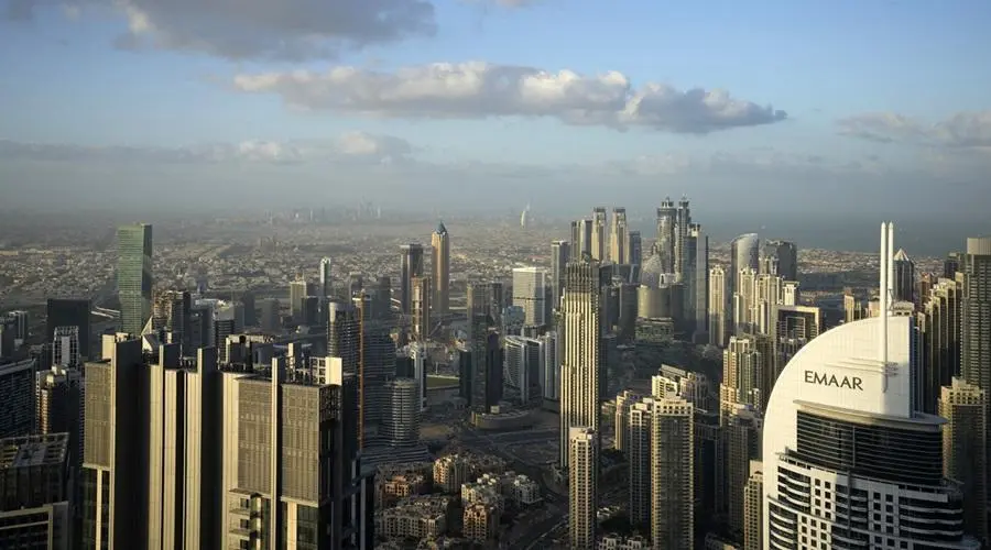 نشاط القطاع الخاص الإماراتي يسجل أقوى أداء في 12 شهراً