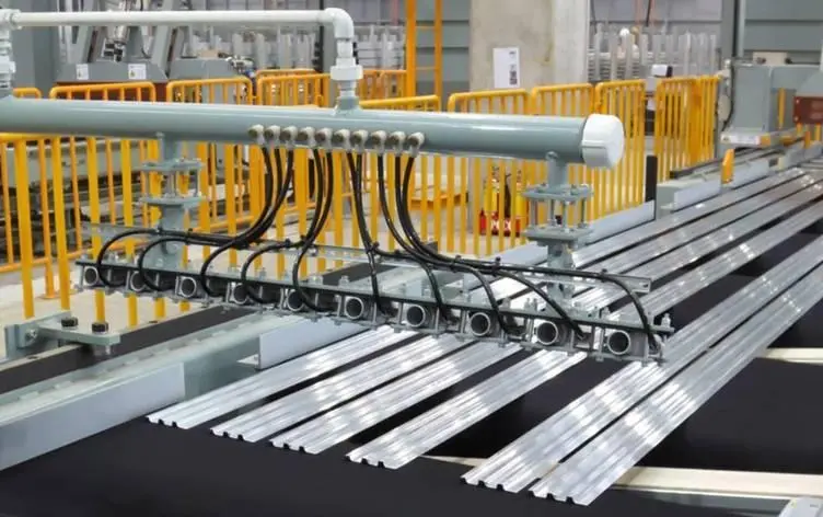 ضرب إيران يشعل مخاوف الألمنيوم