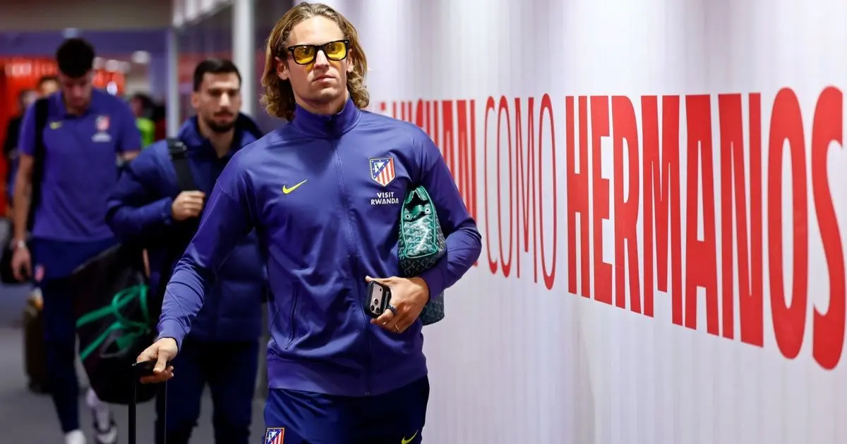 المعركة تشتعل.. جمهور برشلونة يحطم زجاج حافلة أتلتيكو