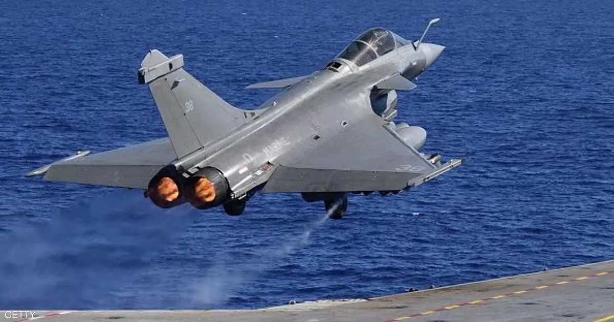 ماكرون: إيران تتحمّل المسؤولية.. و"شارل ديغول" إلى المتوسط