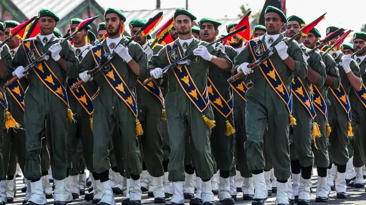 الحرس الثوري يهدد بضرب المراكز الاقتصادية في المنطقة