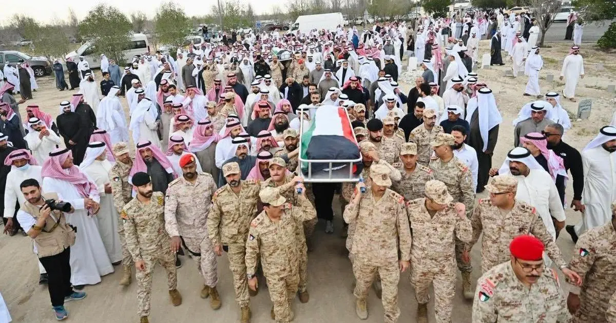 الكويت تودع شهيدي العمليات الحربية بمشاركة رئيس الأركان