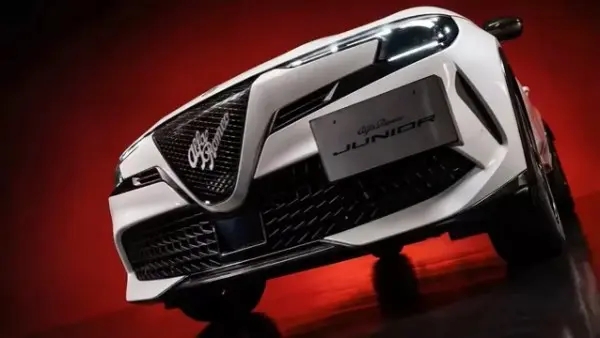 120 نسخة فقط.. ألفا روميو تعلن عن سيارتها الجديدة