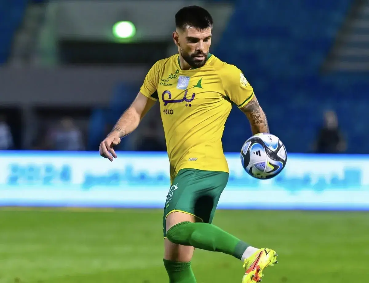 الخليج ينهي أزمة ريبوشو برحلة برية عبر منفذ «البطحاء»