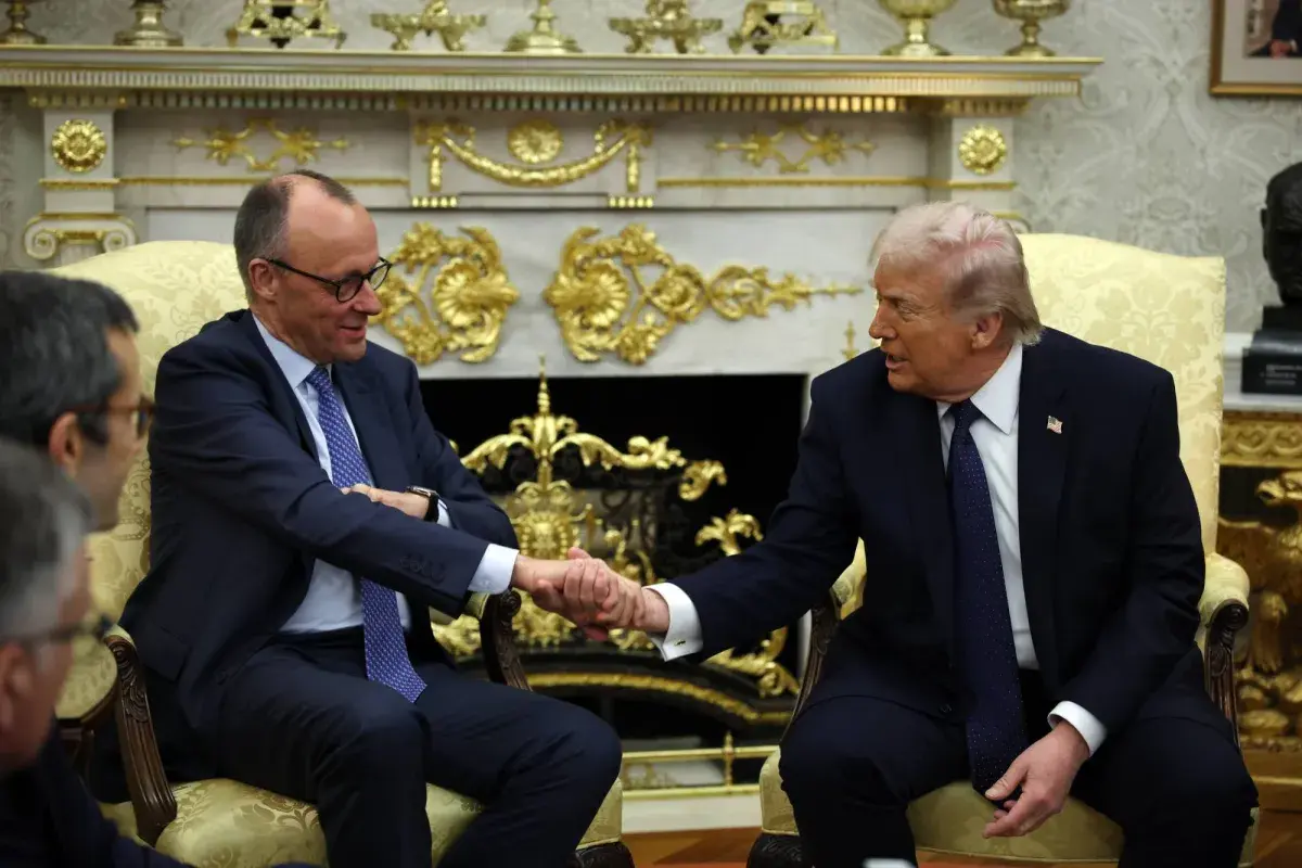 ترمب يقدم «ضمانات أميركية» للتجارة البحرية في مضيق هرمز