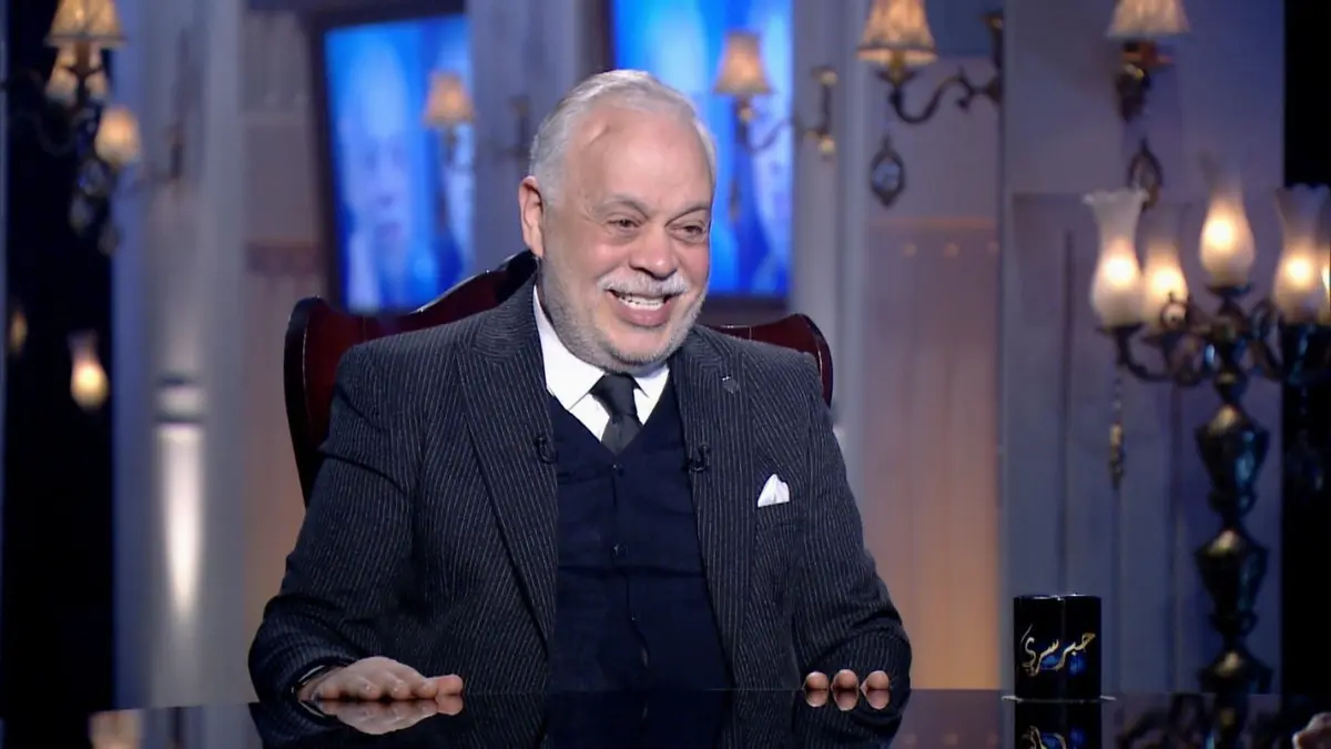 أشرف زكي: عبلة كامل ترفض العودة للتمثيل.. وهذه حقيقة إصابتها بمرض خطير