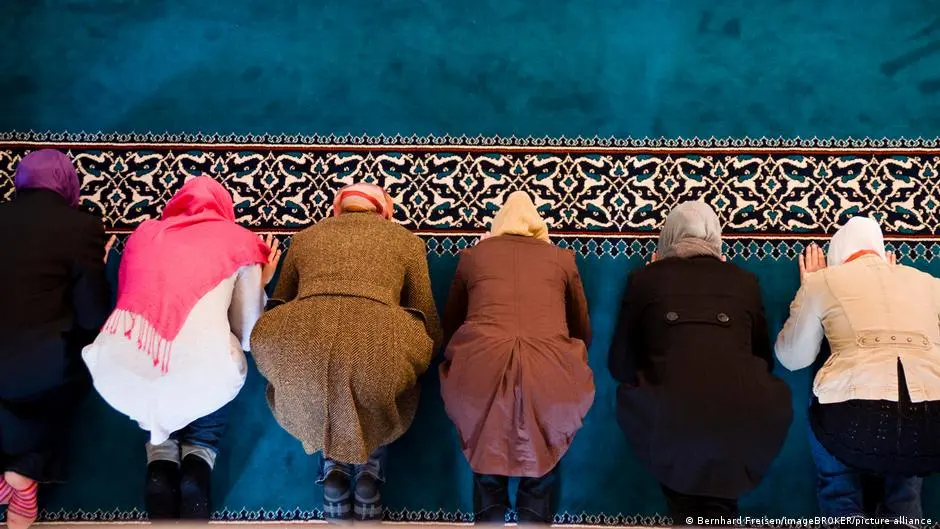 من المزاح إلى الجدل .. واقعة البلوغر المصرية وفيديو التراويح