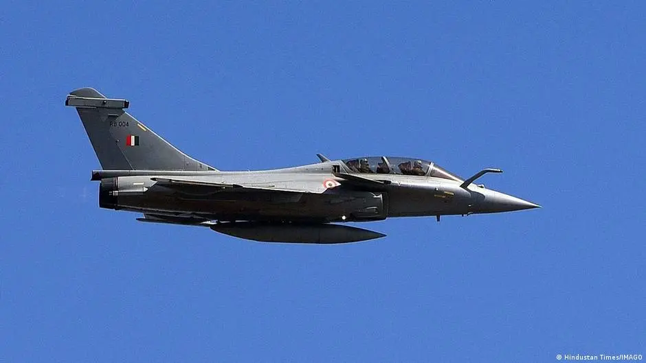 حرب إيران.. باريس ترسل "شارل ديغول" ومقاتلات إلى المتوسط