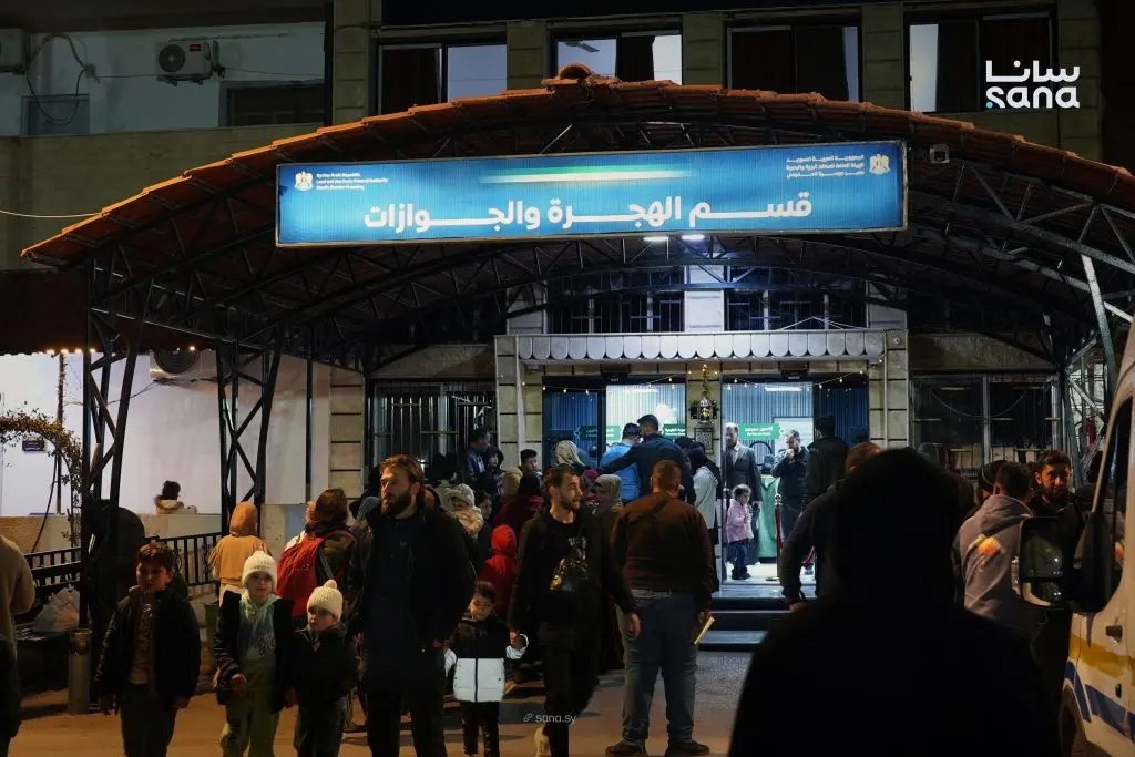 استمرار عودة السوريين من لبنان عبر منفذ جوسية الحدودي في ريف حمص