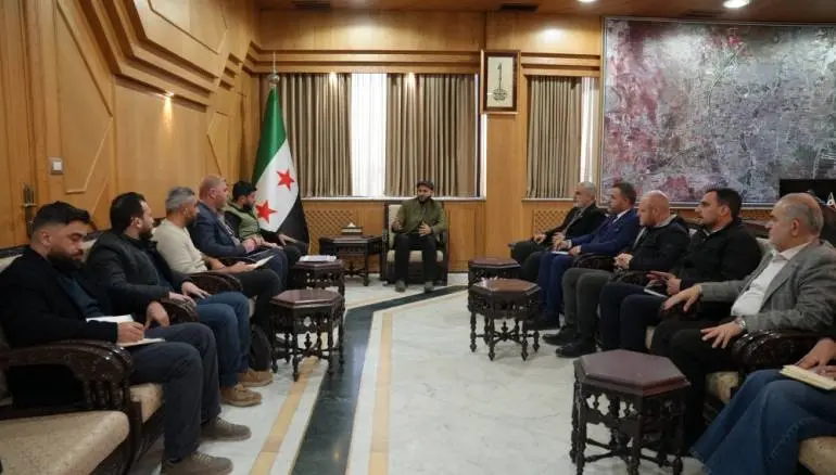 محافظ حلب يبحث تطوير منظومة المرور واعتماد إشارات ذكية