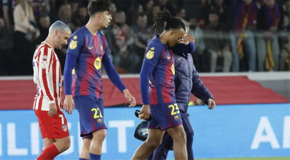 إصابة مبكرة تضرب صفوف برشلونة أمام أتلتيكو مدريد