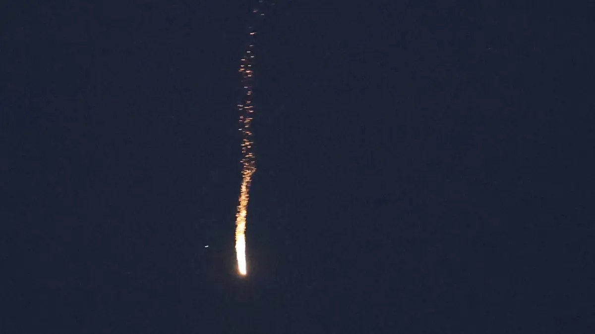 إيران تجدد قصفها الصاروخي على مواقع الاحتلال وصفارات الإنذار تدوي في مناطق واسعة