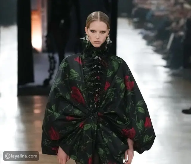 مجموعة Blumarine خريف وشتاء 2026-2027: أنوثة جريئة وتألق مسرحي