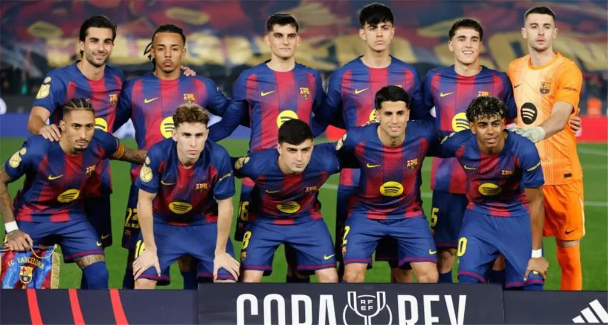 بعد مشاركته بديلاً.. لاعب برشلونة يغادر مصابًا أمام أتلتيكو مدريد