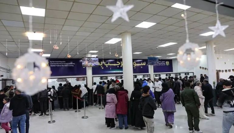 10 آلاف شخص يعبرون من لبنان إلى سوريا إثر الغارات الإسرائيلية