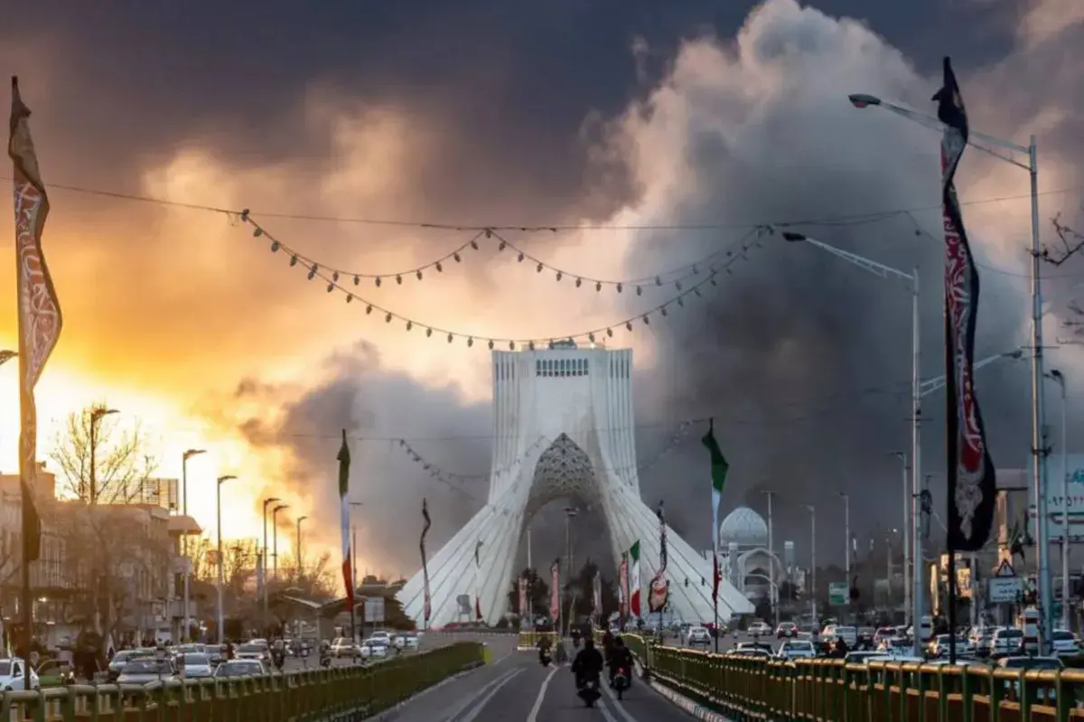 ترمب يرفع سقف الهجوم... وضربات لمراكز القرار الإيراني