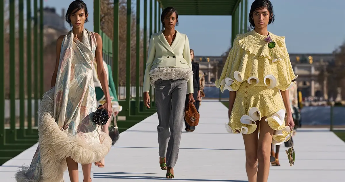 Dior تأخذنا في نزهة إلى حدائق Tuileries لعرض خريف وشتاء 2026-2027