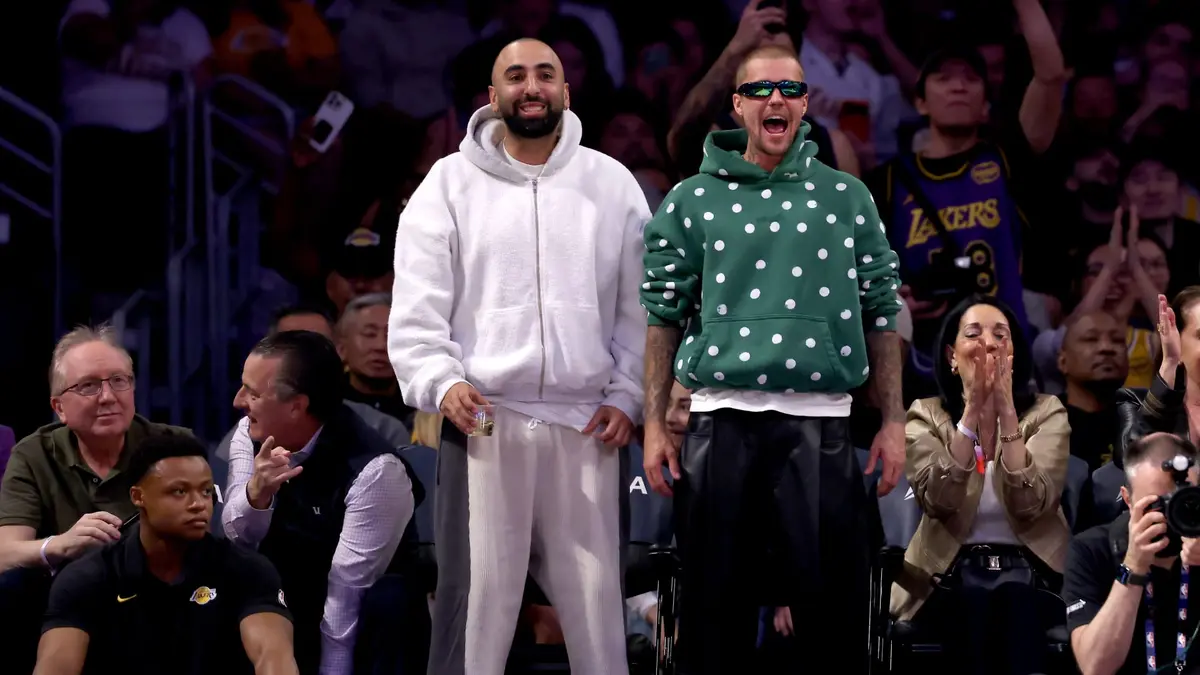 جاستن بيبر يكسر القواعد بصيحة نسائية مفضلة عند الأميرات