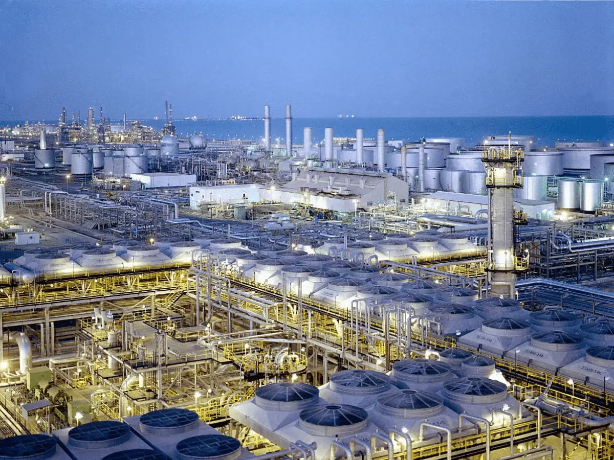 محاولة استهداف مصفاة رأس تنورة في السعودية.. الثانية خلال 48 ساعة - الطاقة