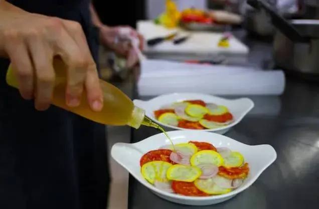 انتعاش «خجول» لقطاع الخدمات في منطقة اليورو خلال فبراير