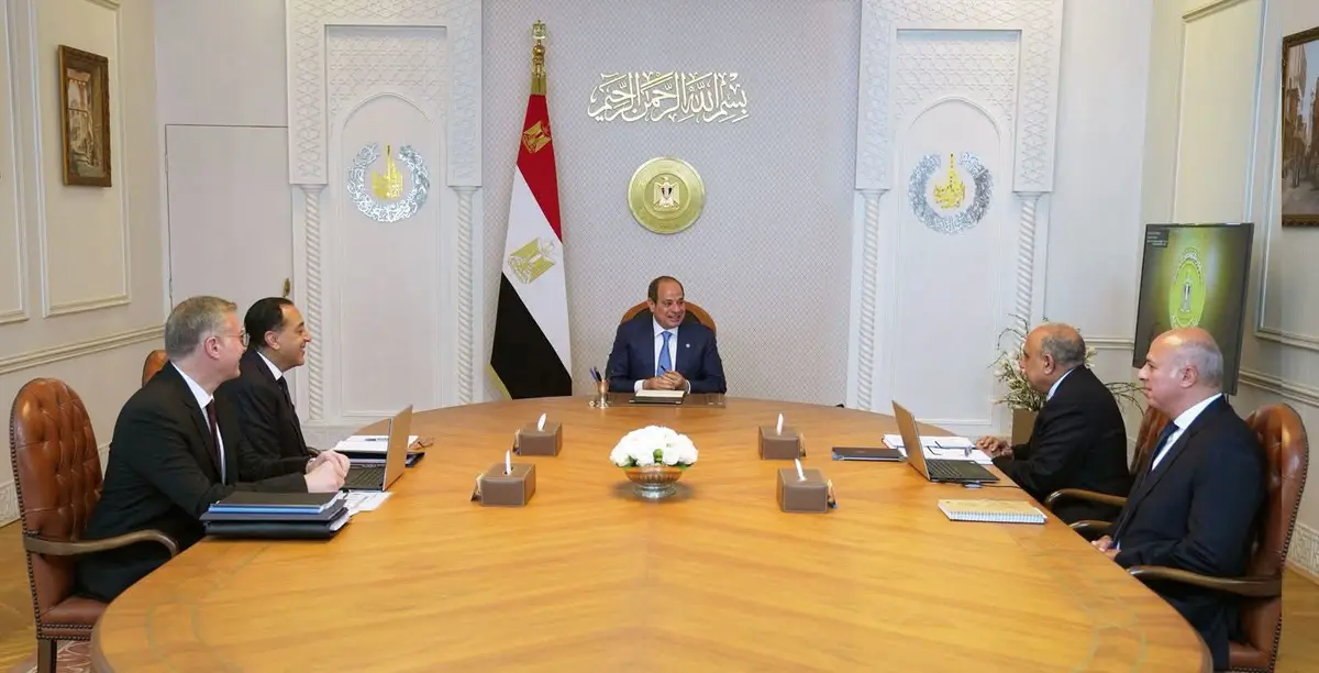 الرئيس السيسي يوجه بالحفاظ على أرصدة استراتيجية من المنتجات البترولية