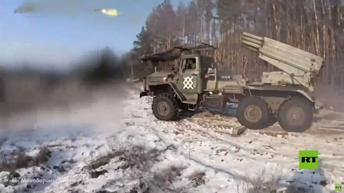 منظومة "غراد" الروسية تستهدف مواقع تمركز القوات الأوكرانية