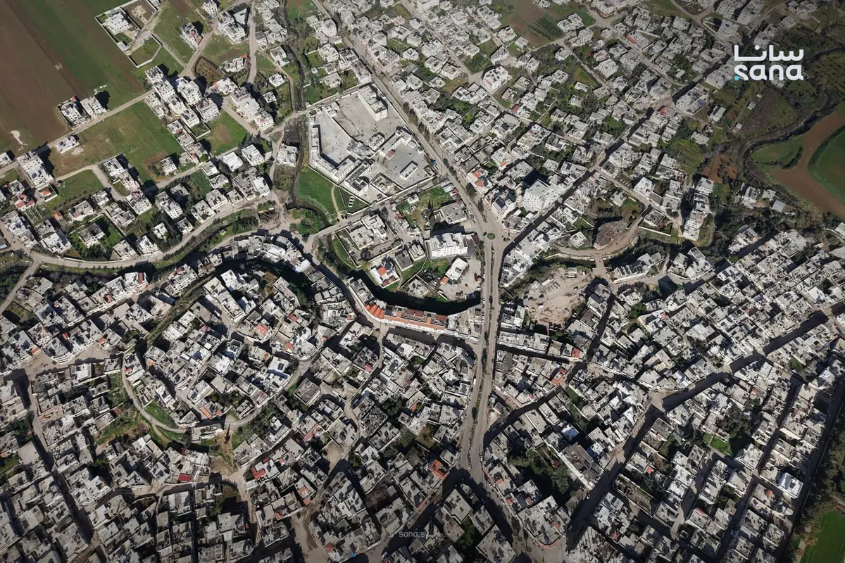 مشاهد جوية لمدينة سلحب بريف حماة الغربي والسهول الزراعية المحيطة بها