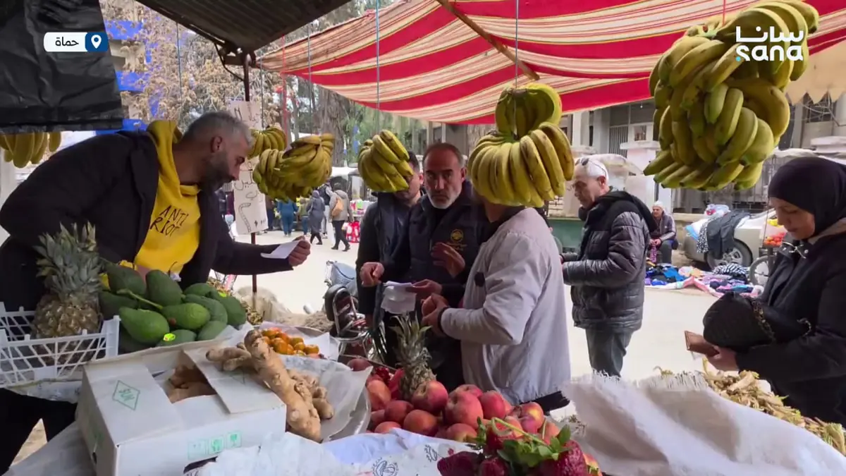 جولات رقابية لحماية المستهلك في سلمية بريف حماة لضبط الأسعار والتأكد من سلامة المواد الغذائية