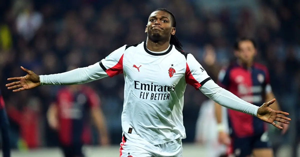 ميلان يدرس تحسين عقد لياو للتخلص من "صداع الإنجليز"