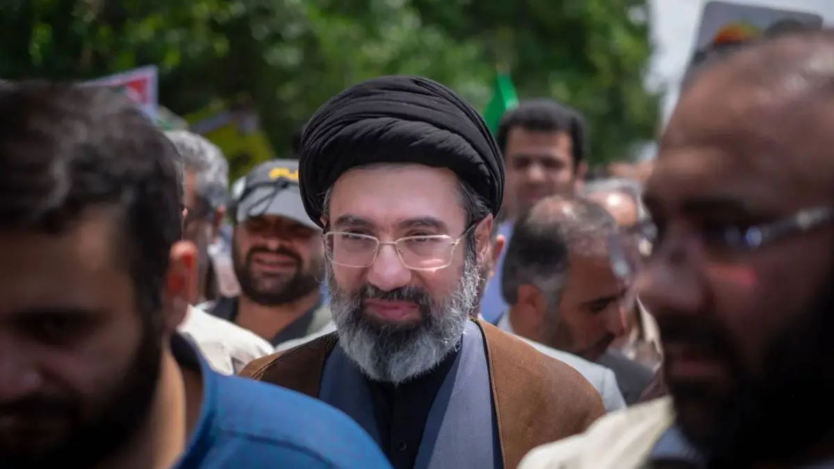 سباق الخلافة في طهران: مجتبى خامنئي المرشح الأبرز لمنصب المرشد