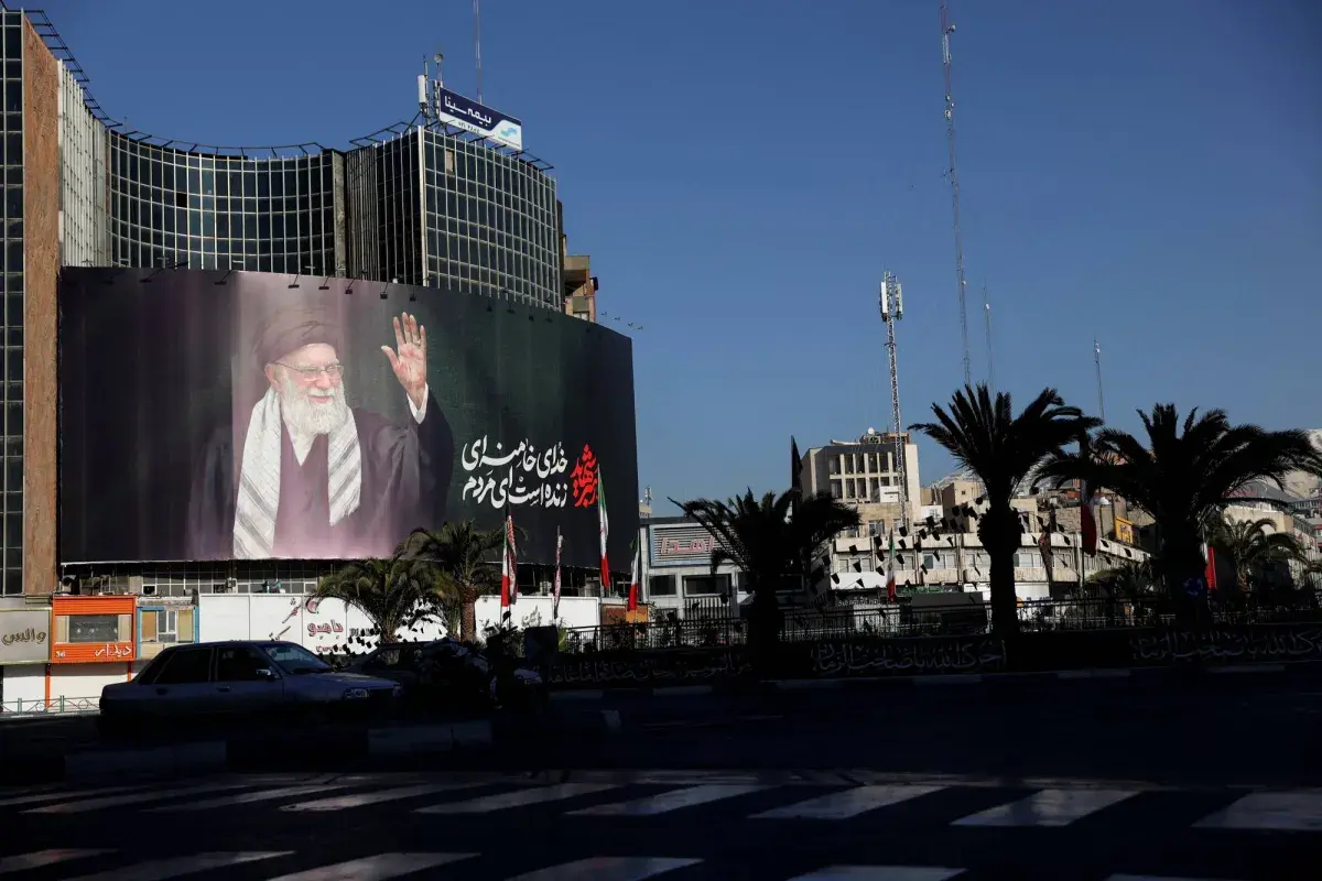 الإيرانيون يلقون نظرة الوداع على خامنئي لثلاثة أيام