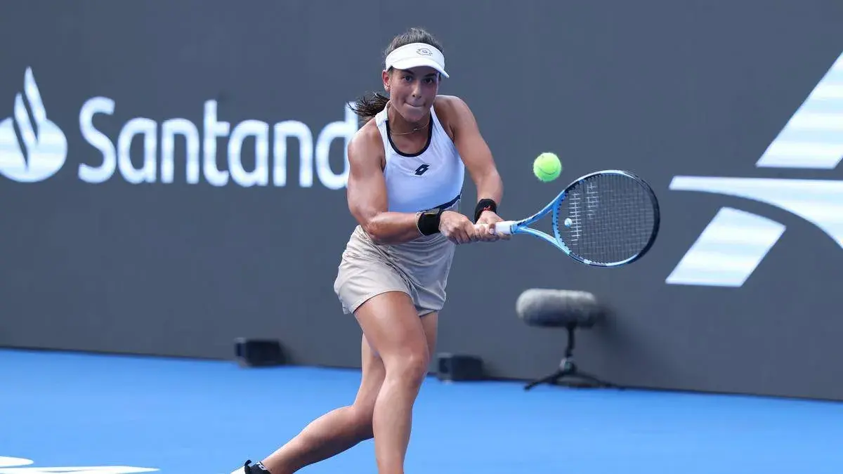 الإيطالية لوكريزيا تكشف تعرضها وعائلتها للتهديد قبل إحدى مباريات التنس