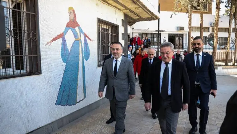 الهلال الأحمر التركي يوزع مساعدات غذائية في دمشق