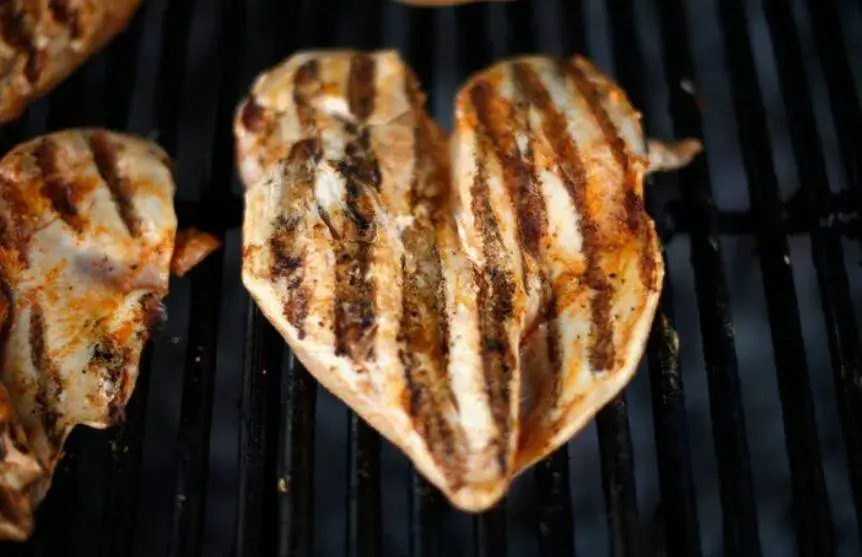 خطأ غذائي شائع بعد الخمسين يسرّع خسارة الكتلة العضلية... ما هو؟