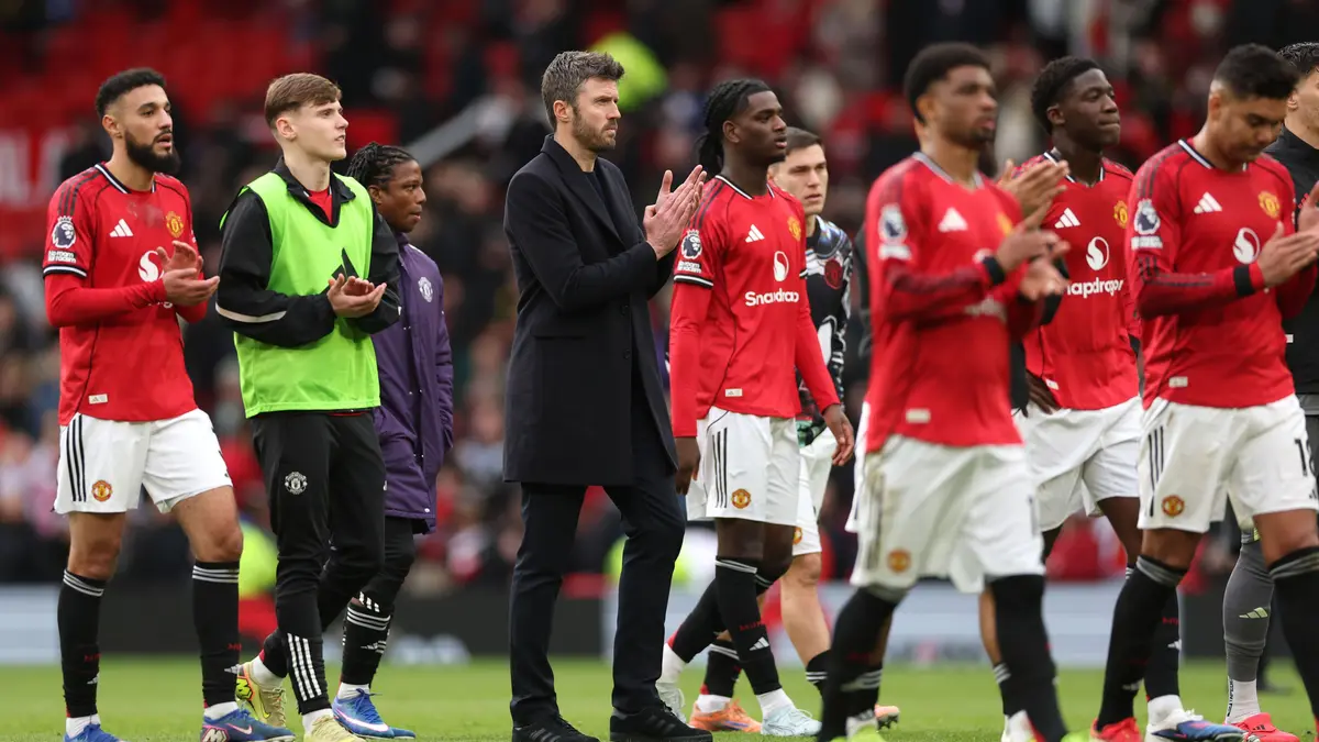 بسبب المثلية الجنسية.. إيقاف لاعب مانشستر يونايتد 6 مباريات