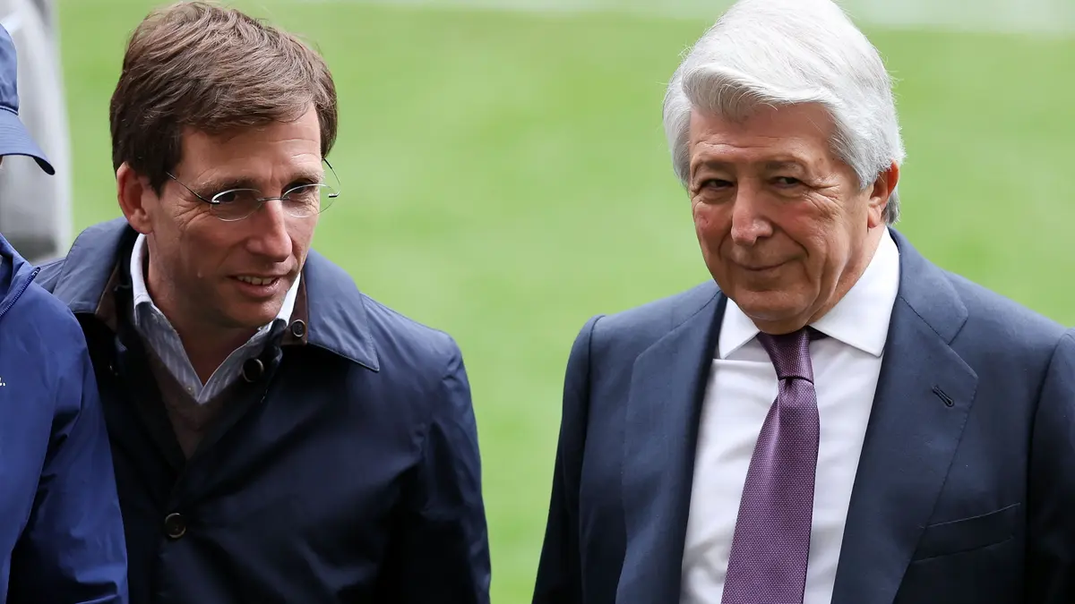 صفقات وهمية أمام المطعم.. رئيس أتلتيكو مدريد يصرح بسخرية بعد إقصاء برشلونة