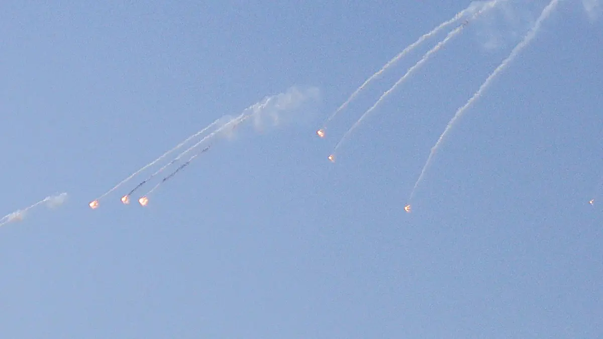 الجيش الإيراني: هاجمنا القواعد الأمريكية في الكويت والبحرين ومقار داخل "تل أبيب"