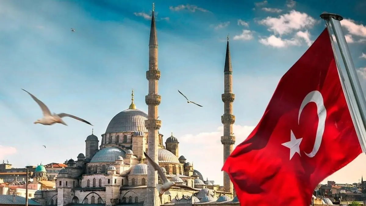 مسؤول تركي: الصاروخ الإيراني المنحرف كان يستهدف قاعدة في "قبرص" وليس الأراضي التركية